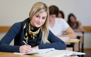 プラクティカルプロファイリングスクールのカリキュラムを解説する画像